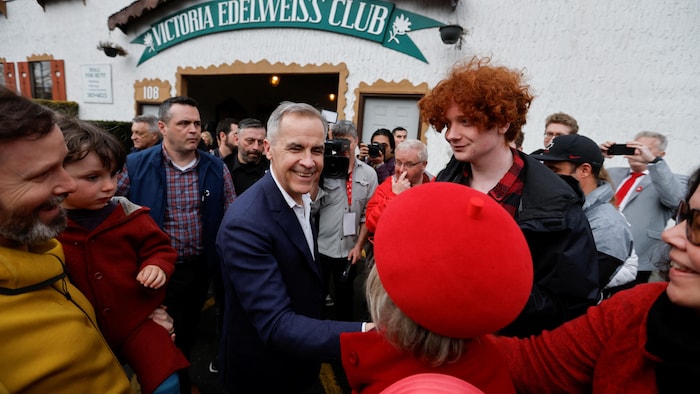 Mark Carney à Victoria pendant la campagne. 