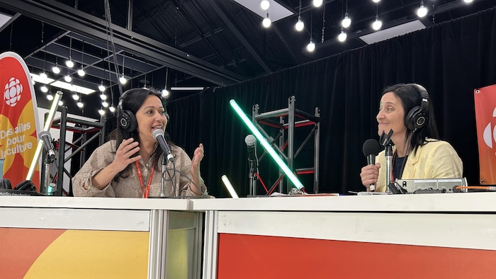 Ruba Ghazal, qui s'entretient avec Barbara Leroux à l'émission Fin PM.