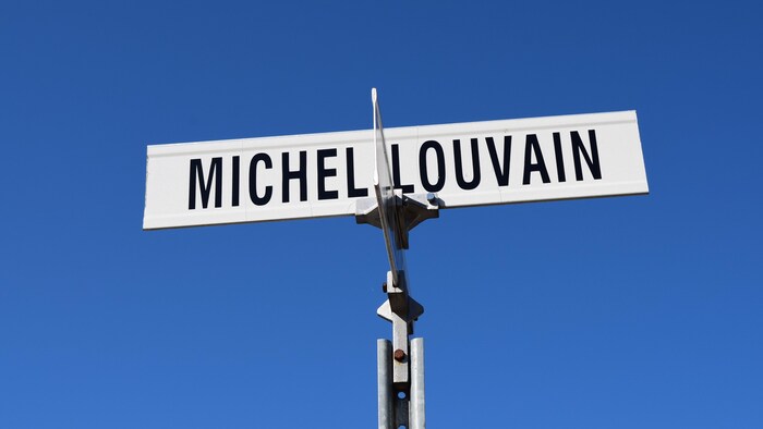 Une rue de Thetford Mines porte le nom de Michel Louvain depuis plus de 30 ans. 