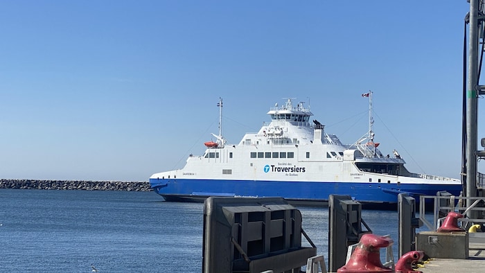 Le navire NM Saaremaa en service à la traverse Matane–Baie-Comeau–Godbout.