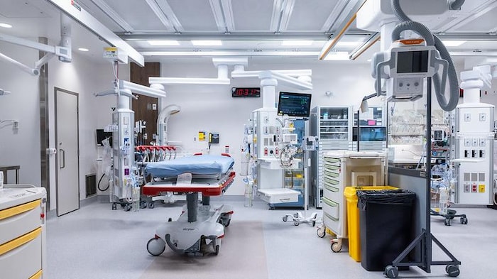 Une salle d'urgence.