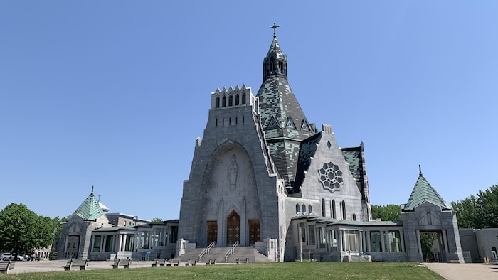 Le sanctuaire Notre-Dame-du-Cap en été