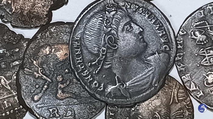 Migliaia di monete in bronzo del IV secolo rinvenute in Sardegna
