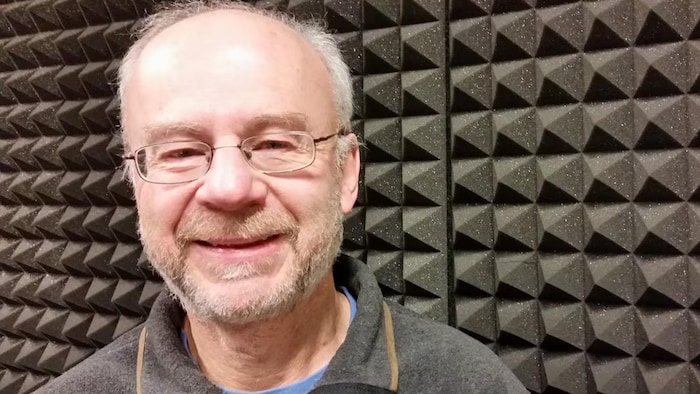 Steven Lewis est un analyste des politiques de santé, anciennement basé en Saskatchewan.