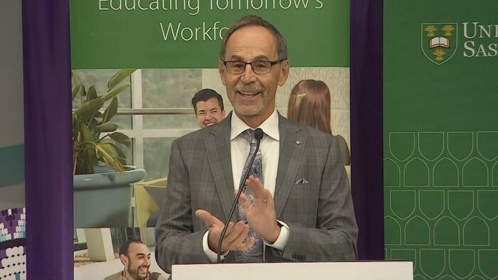 Le président-directeur général de la Polytechnique de la Saskatchewan, Larry Rosia