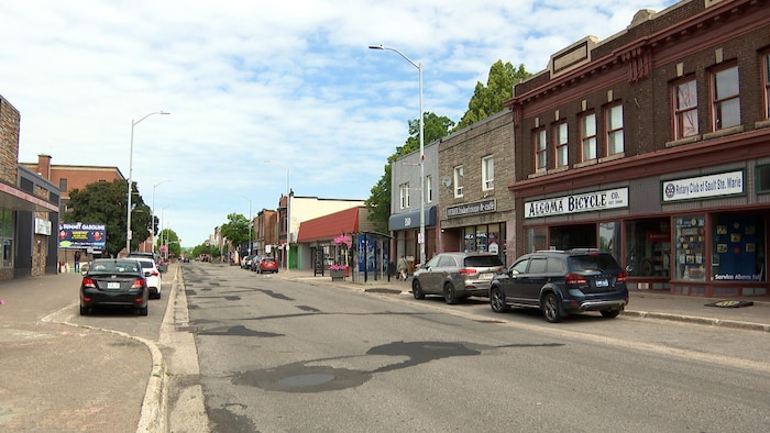 Une rue du centre-ville de Sault-Sainte-Marie.