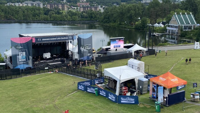 Une scène tout près du Lac des Nations.