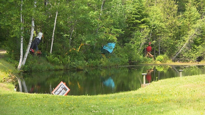 Bird sculptures on private property. he sculpts giant birds beach he sculpts giant birds beach new