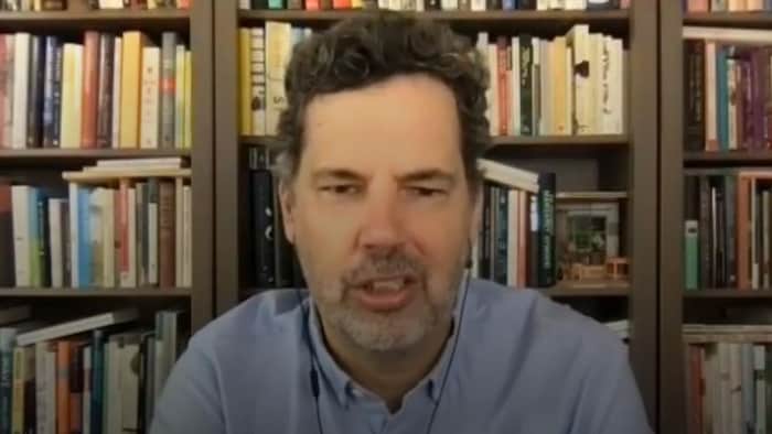 Sean Farnel en entrevue.