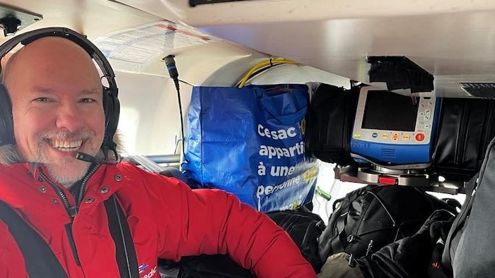 Sébastien Groulx is in a helicopter. He smiled at the camera. helicopter crushing: names victims revealed