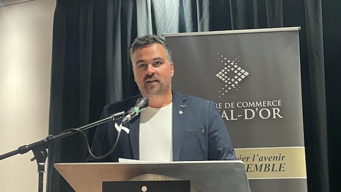 Sébastien Richard lors d'un discours.