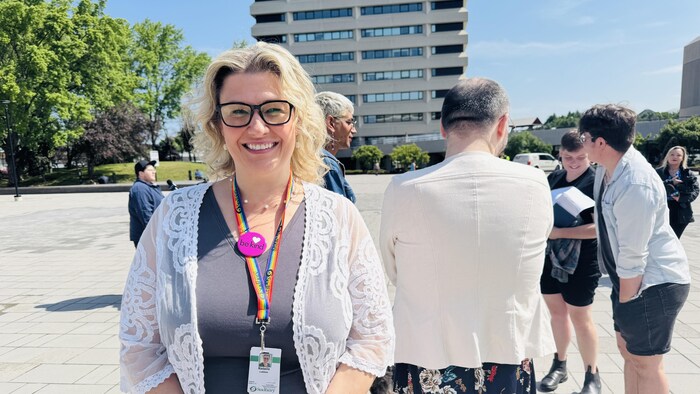 Natalie Labbee avec sourire.