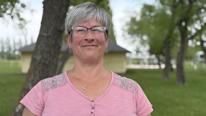 Annette Dacquay souriante le 29 mai 2026.