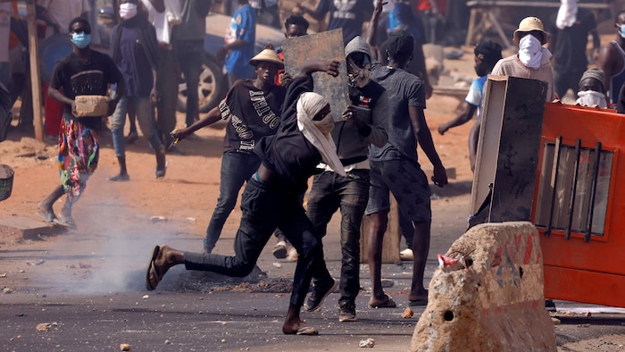 Émeutes à Dakar le 2 juin. 