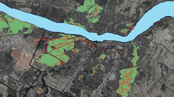 Une carte d'une ville portant des lignes rouges.