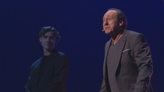 Le fils de Luc Picard le regarde sur scène
