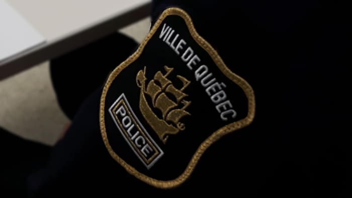 Un écusson du Service de police de la Ville de Québec.
