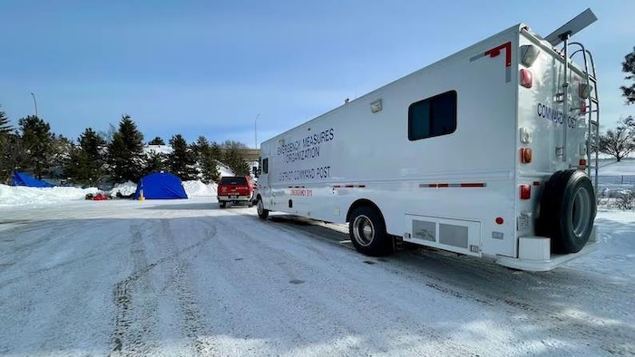 Un centre de réchauffement mobile des services d'urgence de Thunder Bay.