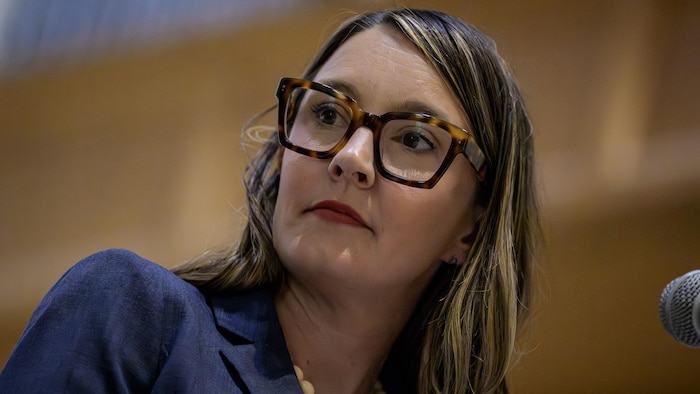 Shannon Devine lors d’un débat tenu à l’église baptiste Calvary, à Toronto, le 19 août 2026.