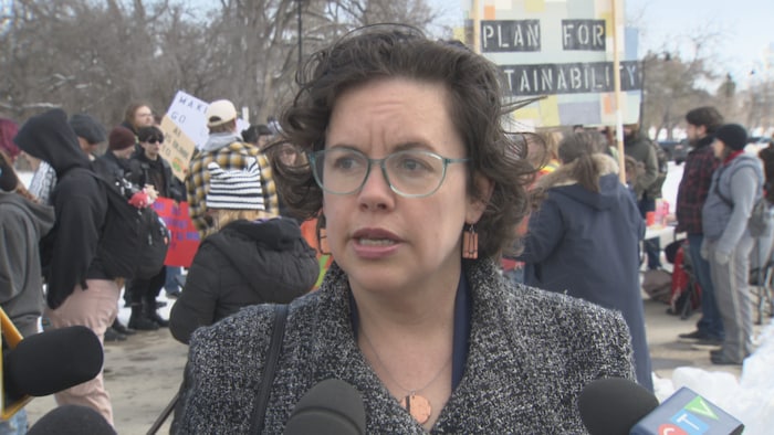 Shanon Zachidniak lors d'une manifestation au Palais législatif de Regina