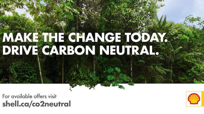 La publicité de Shell indique : « Drive Carbon Neutral », donc conduisez en étant carboneutres.