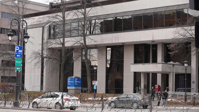 Façade du palais de justice de Sherbrooke.