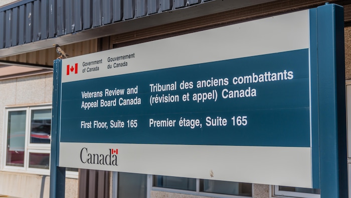 L'affiche du siège social du Tribunal des anciens combattants à Charlottetown. 