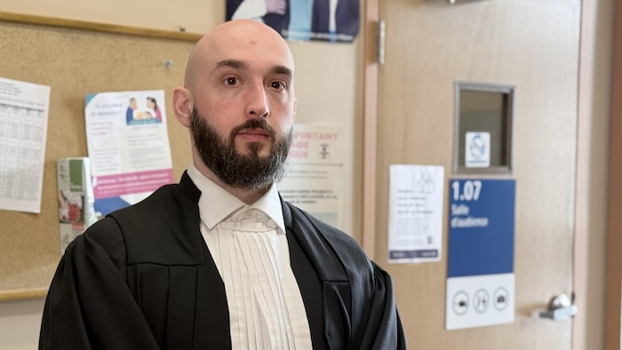 Portrait de l'avocat.
