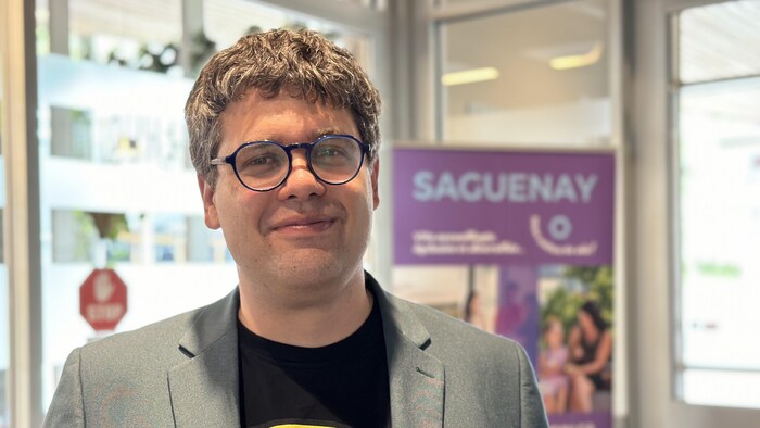 Simon Girard, professeur.