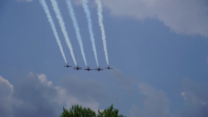 Les Snowbirds en action pour la fête du Canada 2026.