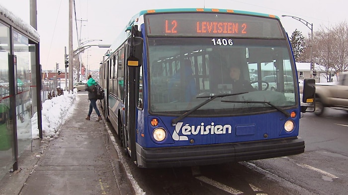 Autobus de la Société de transport de Lévis