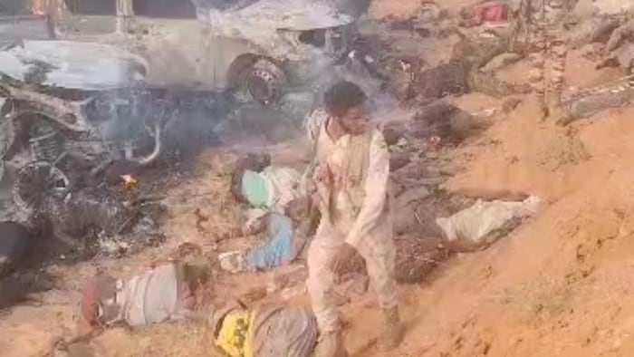 Capture d’écran de paramilitaires des Forces de soutien rapide lors d'une attaque près d’El-Fasher, au Soudan.