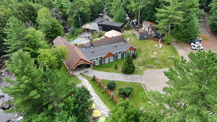 Le SPA Bolton vu du ciel. 