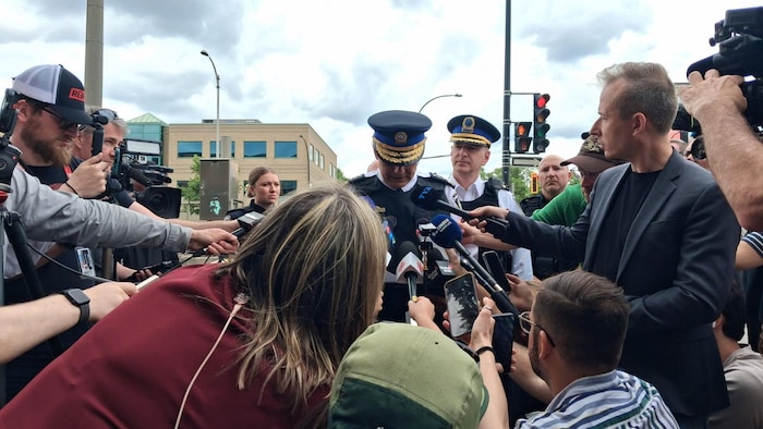 Le chef du SPVM, Fady Dagher, rencontre la presse.