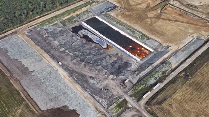 Vue aérienne de la cellule numéro 5, toujours ouverte.