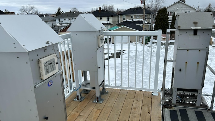 La station d'échantillonnage dans un quartier résidentiel de Rouyn-Noranda.