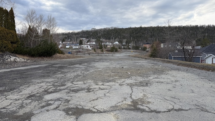 Anciens terrain et stationnement de Transports Québec au centre-ville de Gaspé