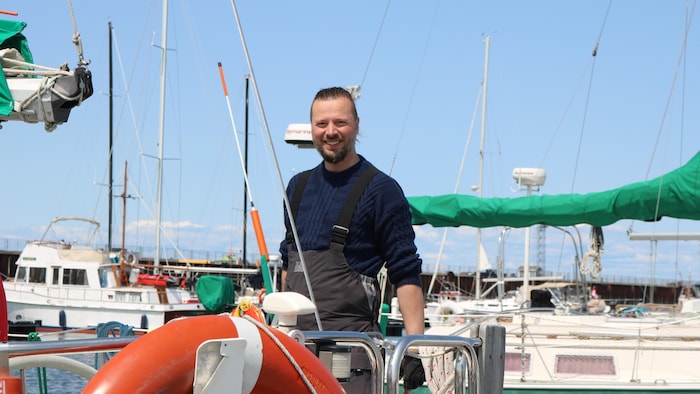 Portrait de Stéphane Brillant à la marina.