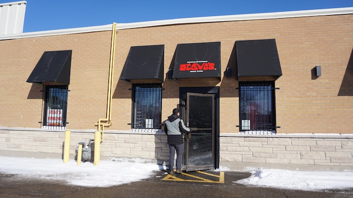 La devanture de la succursale d'Ottawa de Steve's Music.