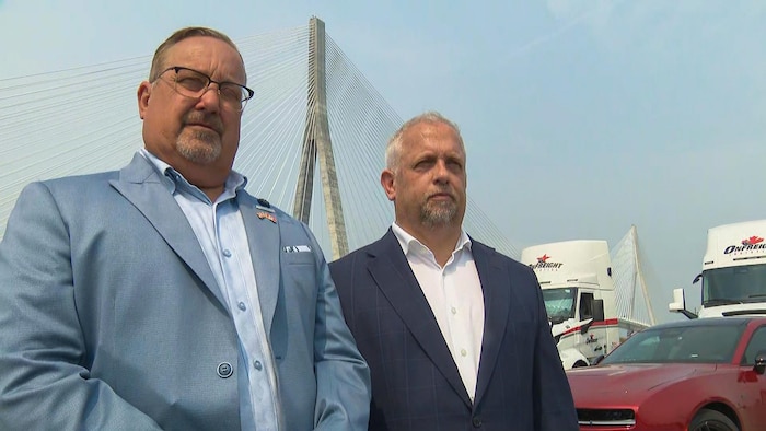 Steve Ondejko et Stephen Laskowski.