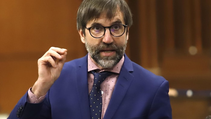 Steven Guilbeault lors de la période des questions à la Chambre des communes.