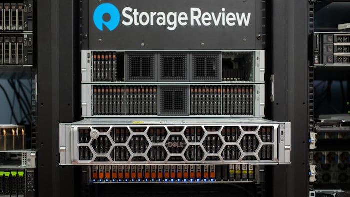 Un engin informatique de StorageReview.