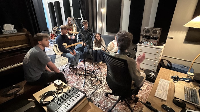 Le groupe de musique FADOQUE produit gratuitement l'une de ses compositions.