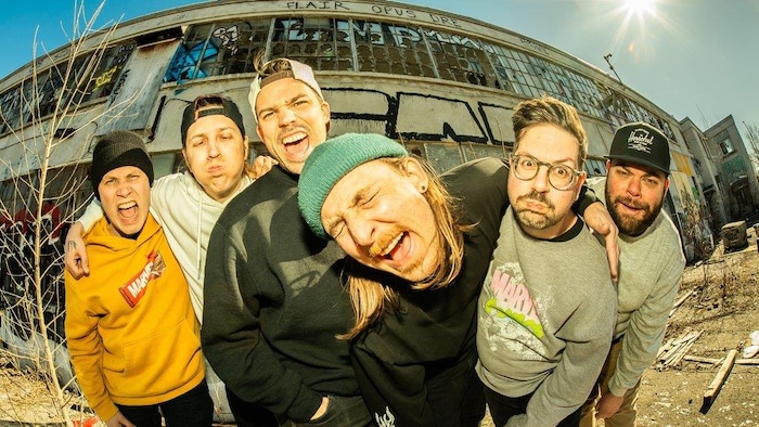Le groupe pop punk montréalais Suckerpunch est de passage à Toronto dans le cadre du festival North by North East.