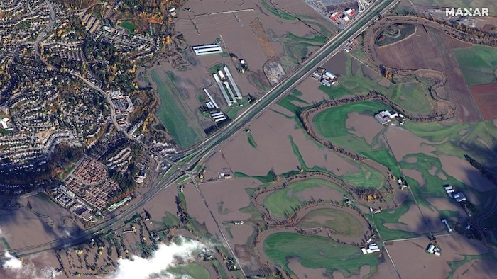 Satellite image na nagpapakita ng pagbaha sa Sumas Prairie, Abbotsford, B.C.