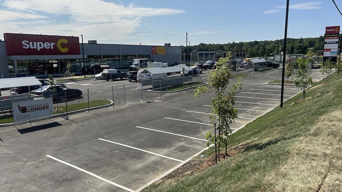 Sherbrooke se dote d’une nouvelle enseigne Super C | Radio-Canada