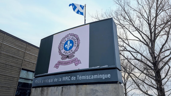 Le panneau qui annonce le poste principal de la MRC de Témiscamingue.