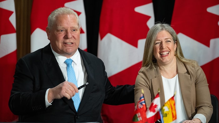 Le premier ministre de l'Ontario, Doug Ford et la première ministre du Nouveau-Brunswick,Susan Holt.