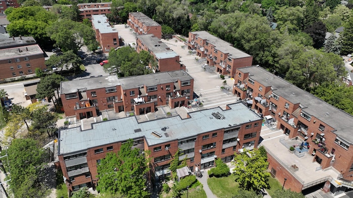 Vue aérienne du complexe d'habitation de Swansea Mews.