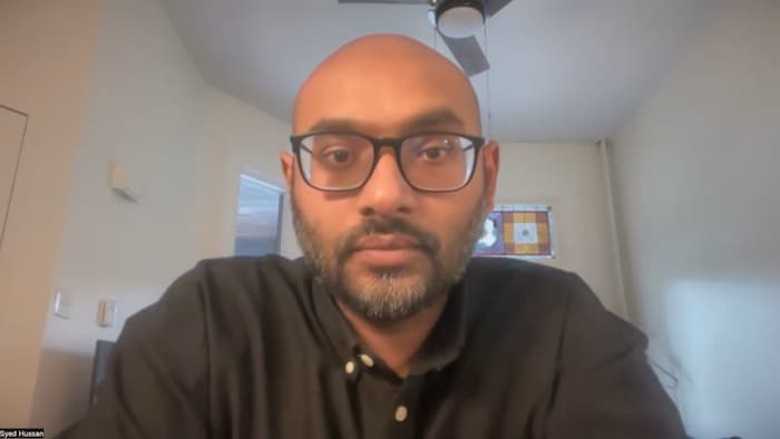 Un portrait de Syed Hussan.